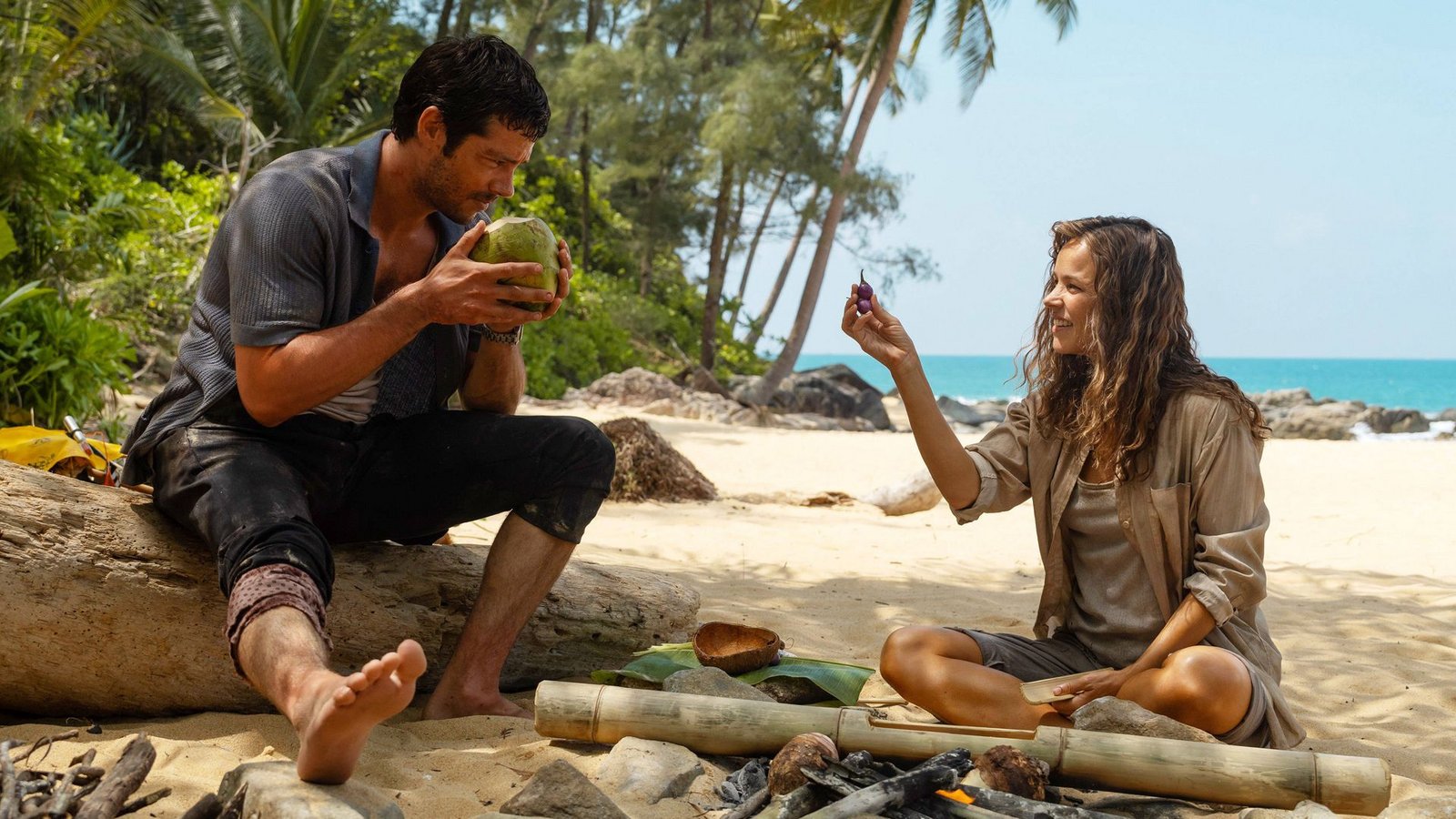 Allein auf einer einsamen Insel: Bradley (Dylan O’Brian) und Linda (Rachel McAdams)Foto: IMAGO/Landmark Media