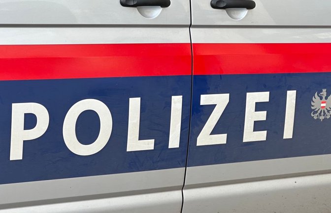 Ein drei Jahre alter Junge ist vom Traktor seines Vaters erfasst worden und gestorben (Symbolbild).<span class='image-autor'>Matthias Röder/dpa</span>