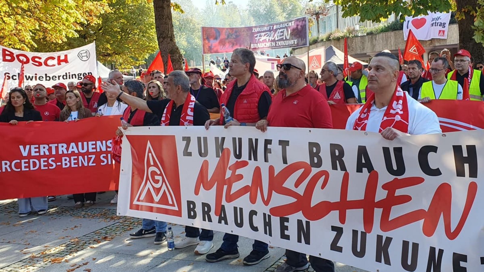 Zur ersten Verhandlungsrunde in Ludwigsburg hat die IG Metall noch großen Protest organisiert – an diesem Dienstag soll es am Verhandlungsort in Kornwestheim ruhig bleiben.Matthias Schiermeyer Zur ersten Verhandlungsrunde in Ludwigsburg hat die IG Metall noch großen Protest organisiert – an diesem Dienstag soll es am Verhandlungsort in Kornwestheim ruhig bleiben.Matthias Schiermeyer