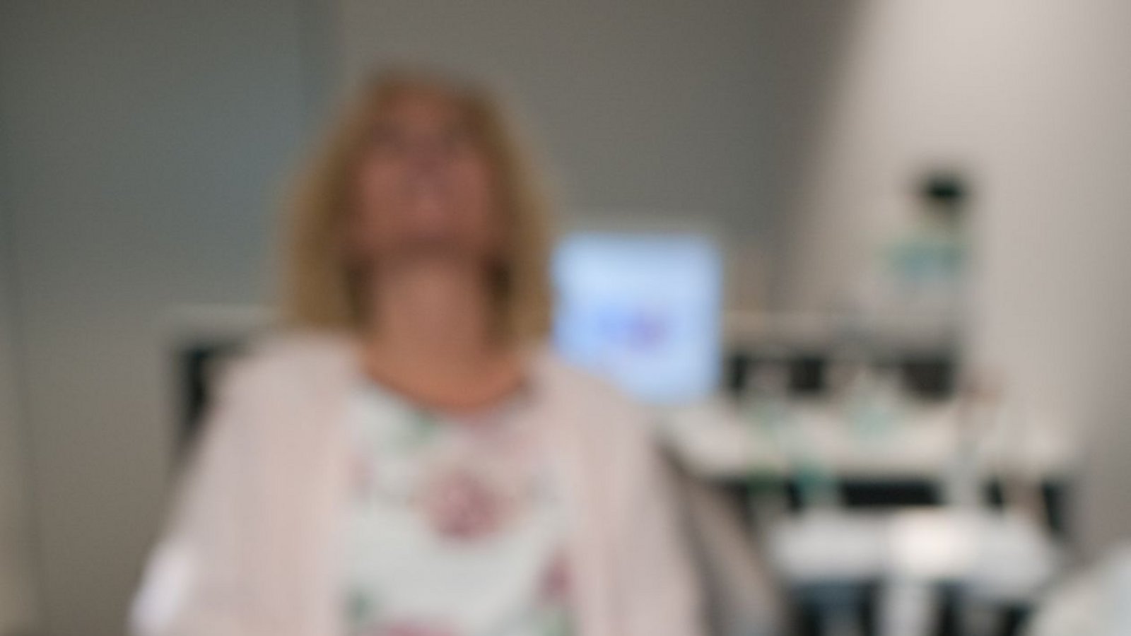 „Ein Schmerz ist immer ein Warnsignal, dass irgendetwas nicht in Ordnung ist“, sagt Thomas Wolf, Mitglied im Bundesvorstand des Freien Verbands Deutscher Zahnärzte (FVDZ). Es kann  sein, dass Karies der Grund für die Schmerzattacke ist.Foto: Klaus-Dietmar Gabbert/dpa-tmn
