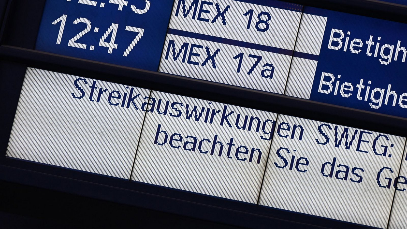 Auch in Baden-Württemberg müssen Reisende von Mittwochabend an mit Zugausfällen rechnen.Foto: dpa/Bernd Weißbrod