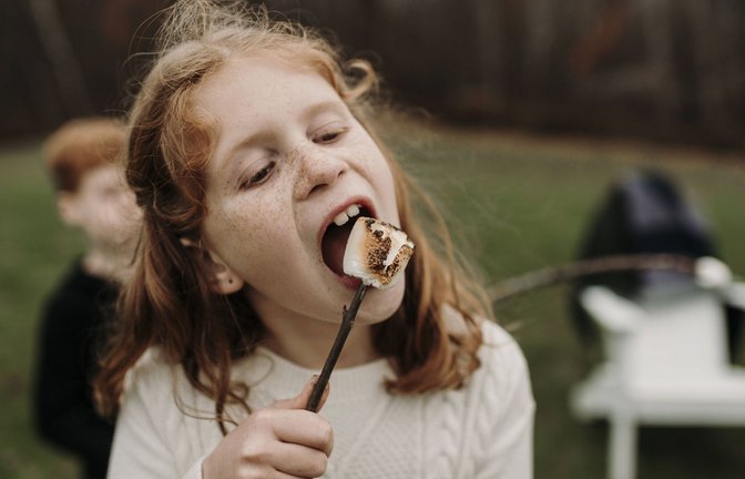Soll etwas über den späteren Erfolg aussagen: Der Umgang von Kindern mit Marshmallows.<span class='image-autor'>Foto: Imago//Erin Lester</span>