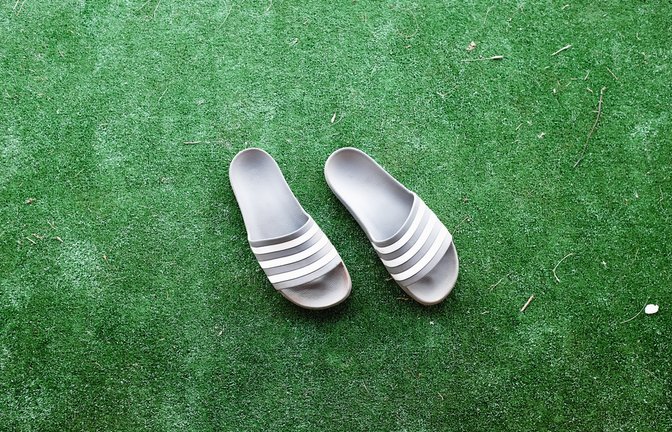 Die Adiletten stinken? Das hilft dagegen!<span class='image-autor'>Foto: Max Pelikan / shutterstock.com</span>