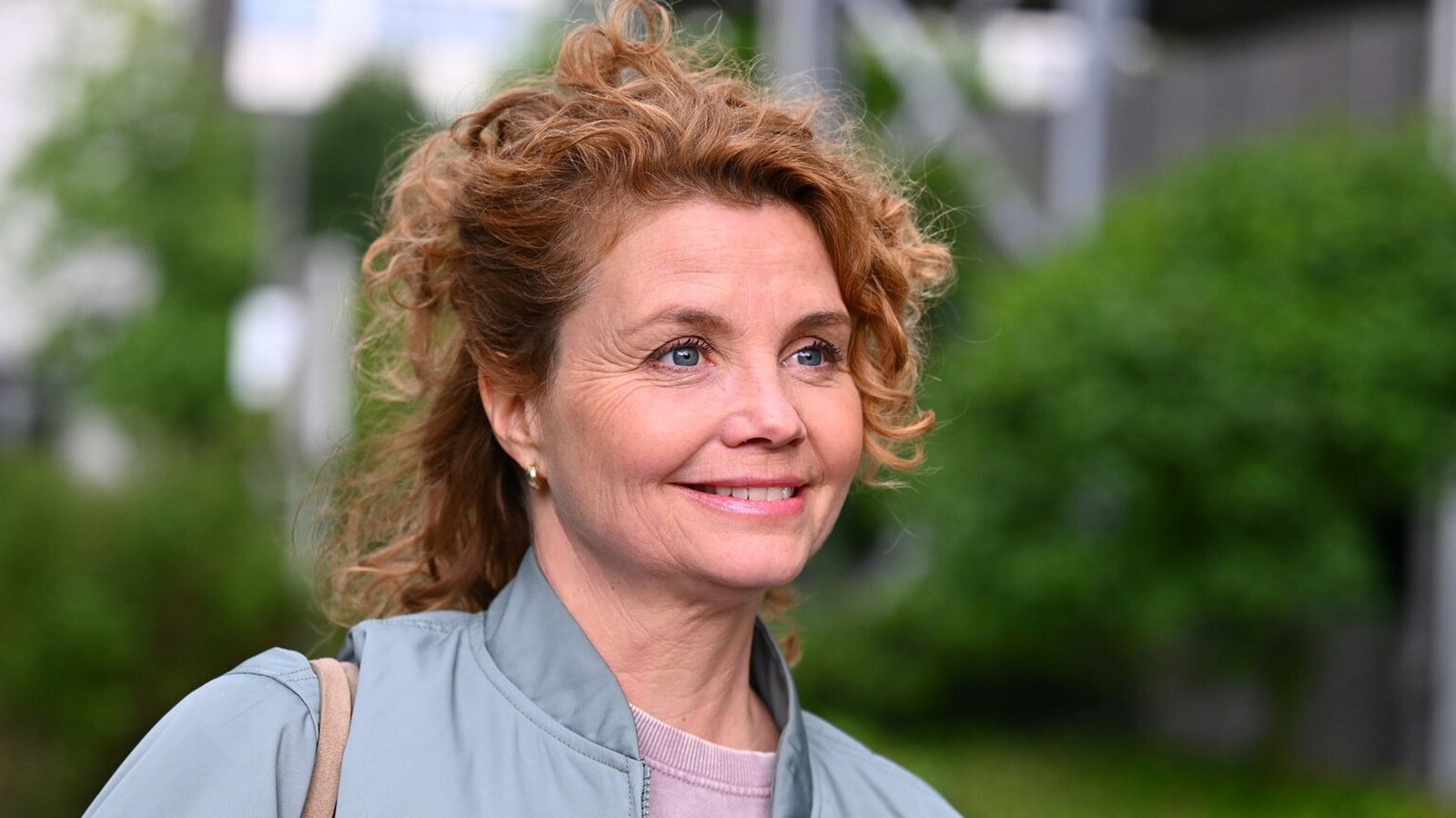 Annette Frier kämpft sich in „Frier und Fünfzig“ durch die Wechseljahre.Foto: Joyn/Willi Weber Annette Frier kämpft sich in „Frier und Fünfzig“ durch die Wechseljahre.Foto: Joyn/Willi Weber