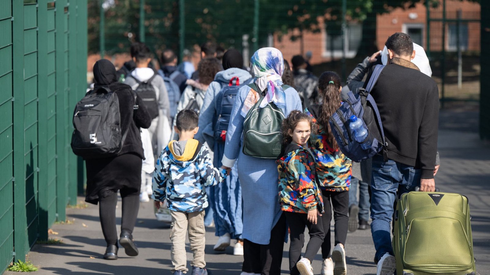 Dieses Jahr sind weniger Asylbewerber nach Deutschland gekommen als 2023 – doch die Debatte bleibt.Foto: dpa/Boris Roessler