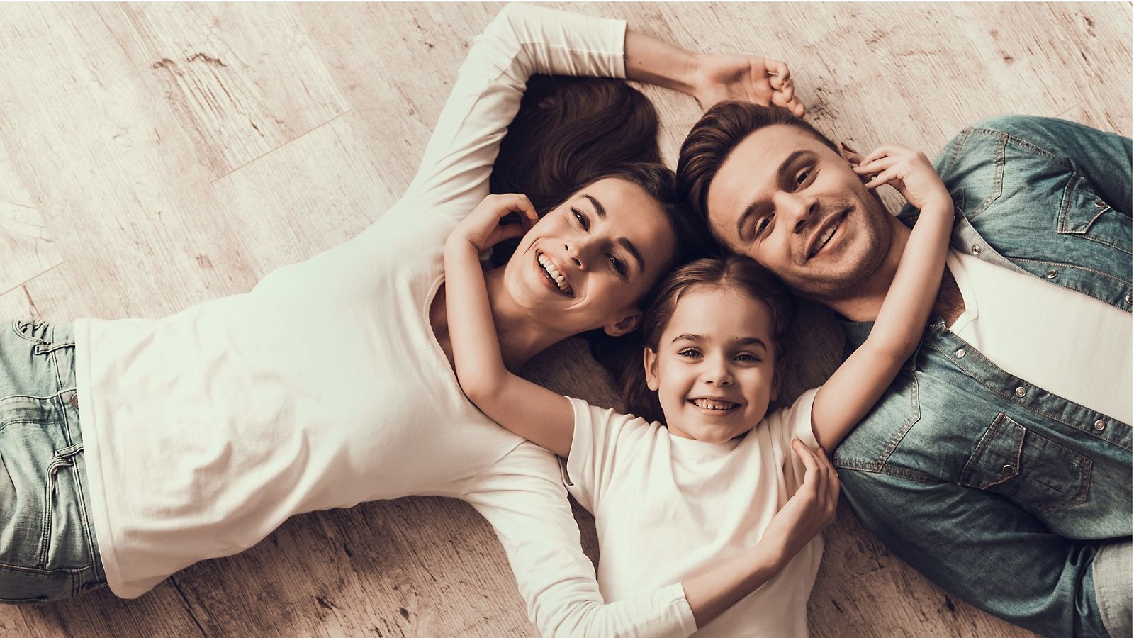 Das Kindergeld kommt nicht automatisch. Eltern müssen einen Antrag bei der Familienkasse stellen. Es wird höchstens sechs Monate rückwirkend gezahlt.Foto: AdobeStock/VadimGuzhva Das Kindergeld kommt nicht automatisch. Eltern müssen einen Antrag bei der Familienkasse stellen. Es wird höchstens sechs Monate rückwirkend gezahlt.Foto: AdobeStock/VadimGuzhva