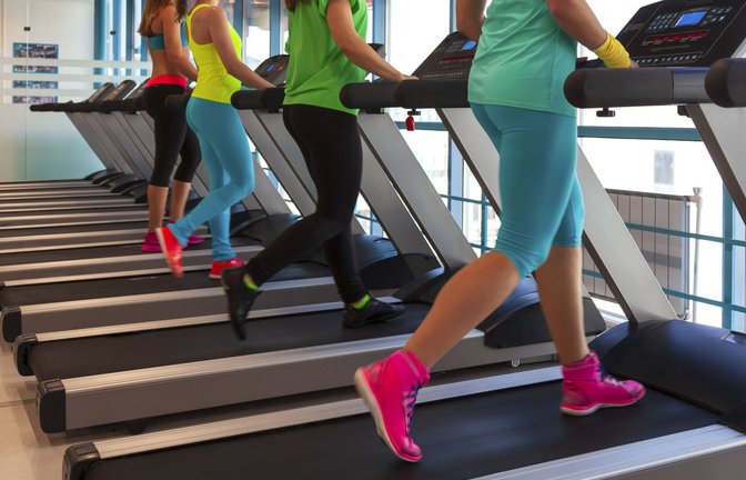 Sport hilft gegen Beschwerden während der Menopause.<span class='image-autor'>Foto: imago images/YAY Images/ via www.imago-images.de</span>