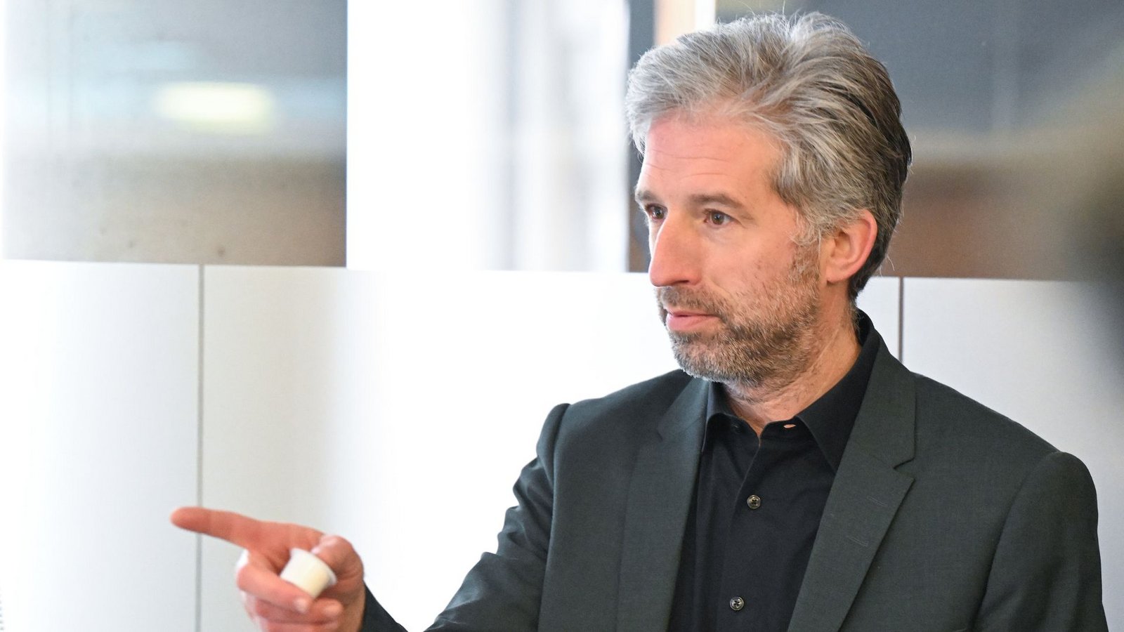 Tübingens OB Boris Palmer schaltet sich in die Hofnarr-Debatte ein.Foto: dpa/Bernd Weißbrod