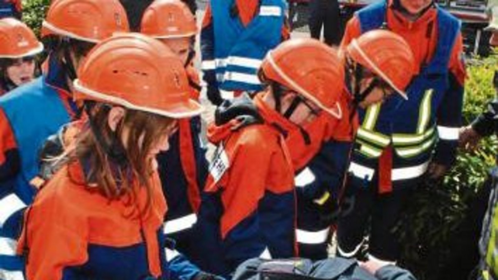 Die jungen Feuerwehrleute werden am Wochenende zu elf Einsätzen gerufen. Fotos: Stahlfeld Die jungen Feuerwehrleute werden am Wochenende zu elf Einsätzen gerufen. Fotos: Stahlfeld