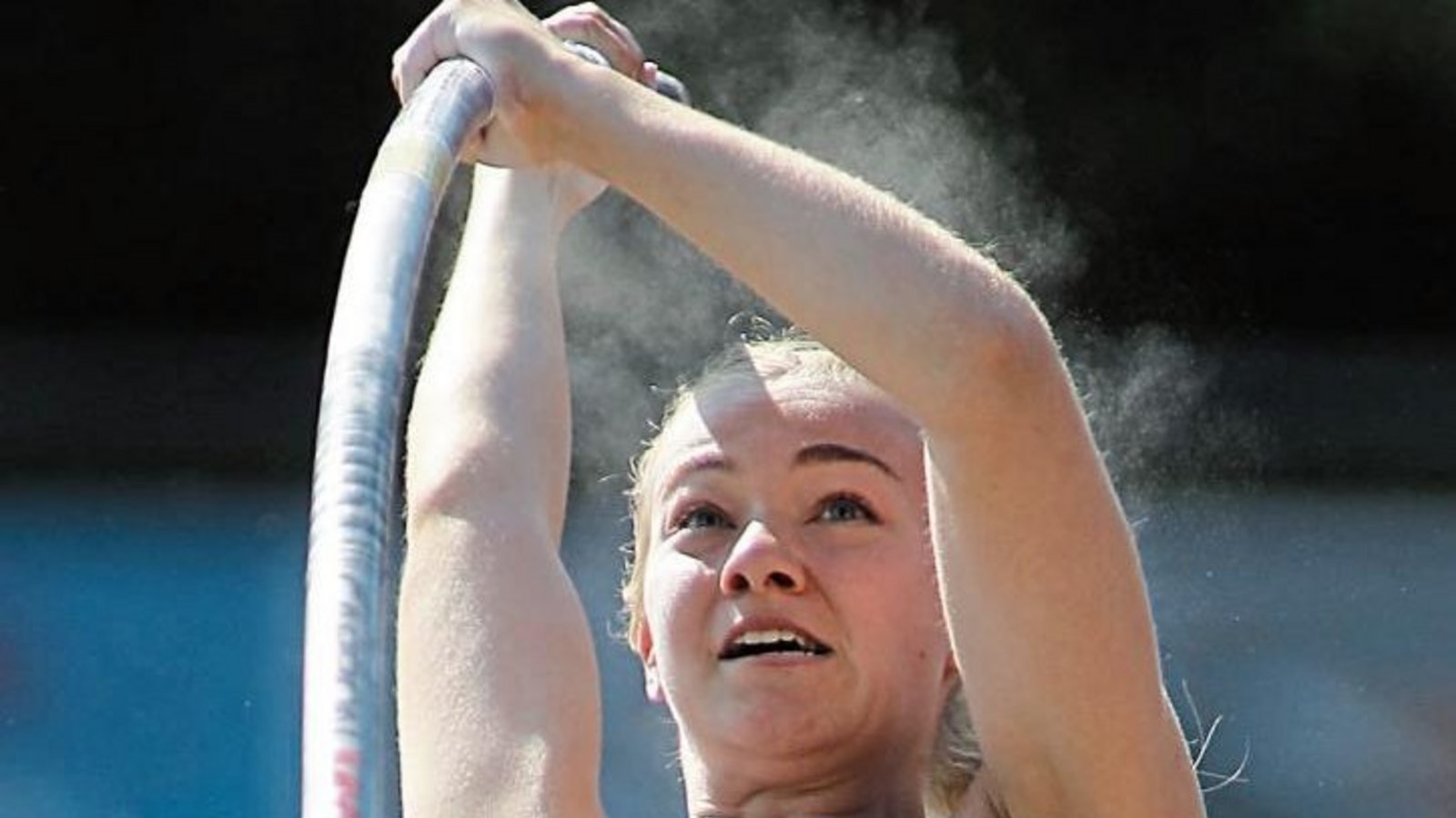 Tamara Schaßberger aus Ensingen sichert sich den Titel im Stabhochsprung. Foto: Görlitz Tamara Schaßberger aus Ensingen sichert sich den Titel im Stabhochsprung. Foto: Görlitz