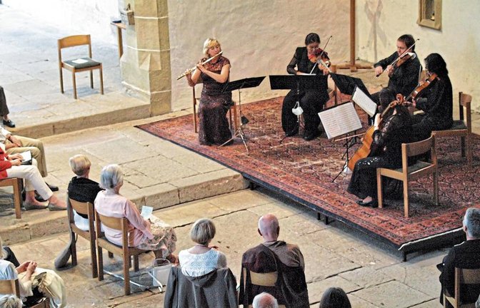 Das Lotus String Quartet musiziert mit der Flötistin Gaby Pas- Van Riet in der Lienzinger Frauenkirche. Foto: Filitz