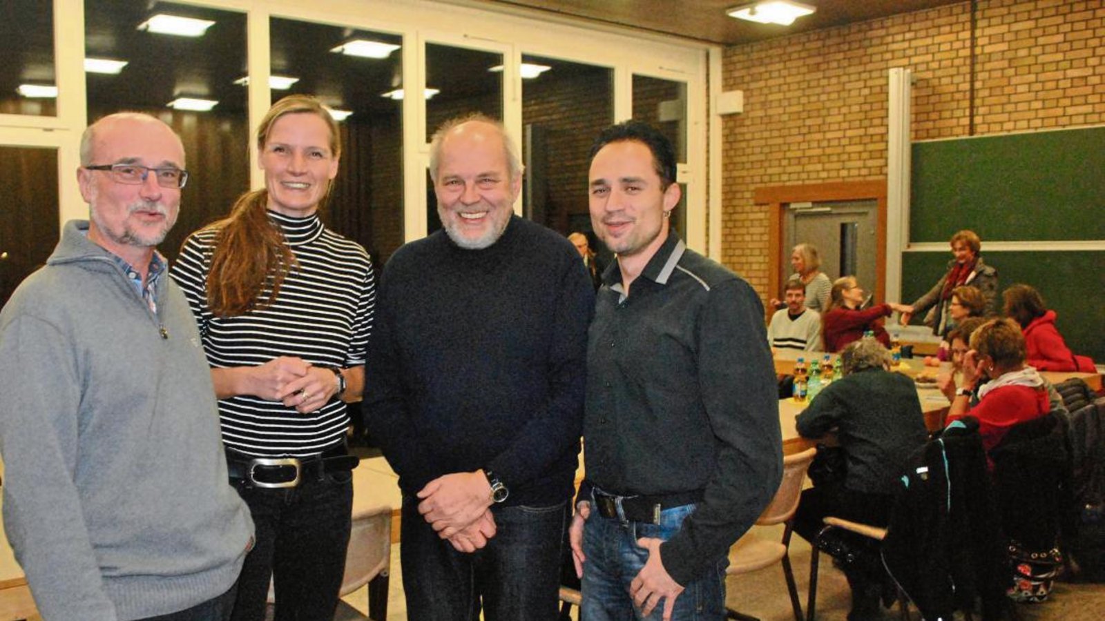Sie sind zufrieden mit der Situation in Illingen (von links): Pfarrer Wolfgang Schlecht, Integrationsbeauftrage Isabel Hansen, Arbeitskreis-Vorsitzender Klaus Kluge und Hauptamtsleiter Sven Holz. Foto: Stahlfeld Sie sind zufrieden mit der Situation in Illingen (von links): Pfarrer Wolfgang Schlecht, Integrationsbeauftrage Isabel Hansen, Arbeitskreis-Vorsitzender Klaus Kluge und Hauptamtsleiter Sven Holz. Foto: Stahlfeld