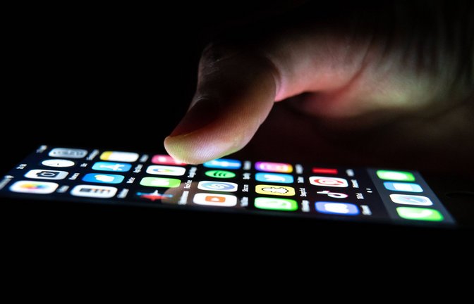 Pädophile nutzen soziale Netzwerke und Online-Spiele um sich ihren minderjährigen Opfern anzunähern. (Symbolbild)<span class='image-autor'>Foto: IMAGO/Silas Stein/IMAGO/Silas Stein</span>