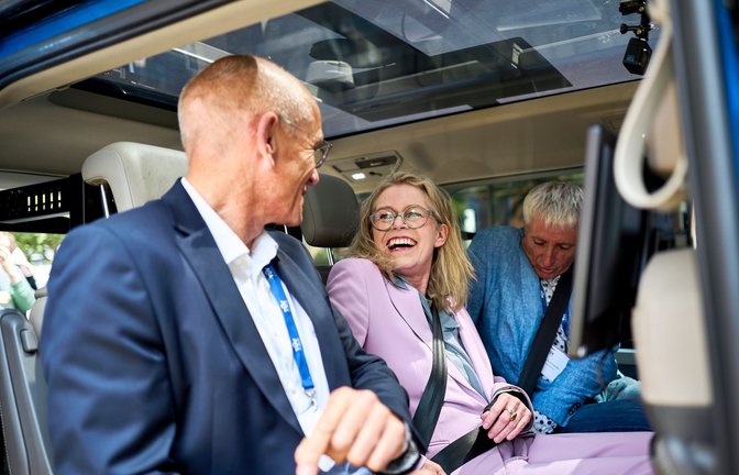 Berlins Verkehrssenatorin Ute Bonde setzt auf autonomes Fahren und hofft auch einen raschen Einsatz fahrerloser Shuttle im Stadtverkehr.<span class='image-autor'>Foto: Michael Ukas/dpa</span>