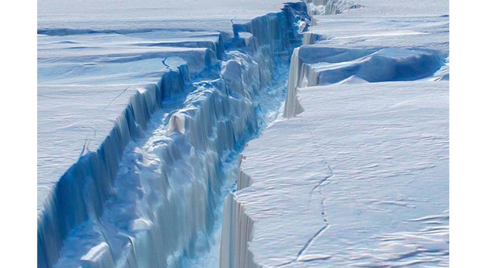 Der Pine-Island-Gletscher ist ein wichtiger Eisstrom in der westlichen Antarktis. Die Eismassen des Gletschersystems machen rund zehn Prozent des Westantarktischen Eisschilds aus.Foto: Nasa/dpa