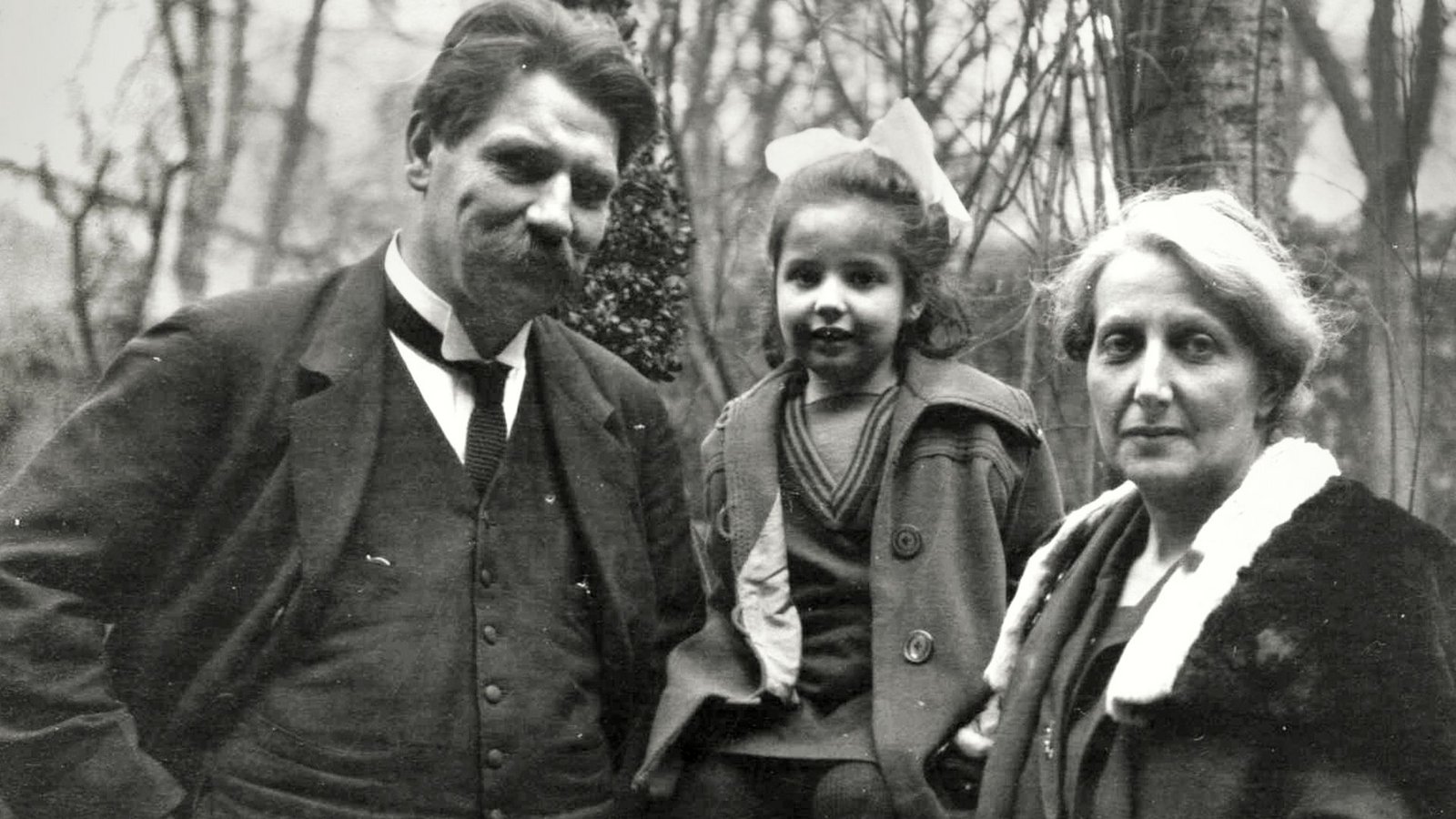 1922: Albert Schweitzer  mit Helene und Tochter RhenaFoto: /Albert-Schweitzer-Zentrum  Günsbach