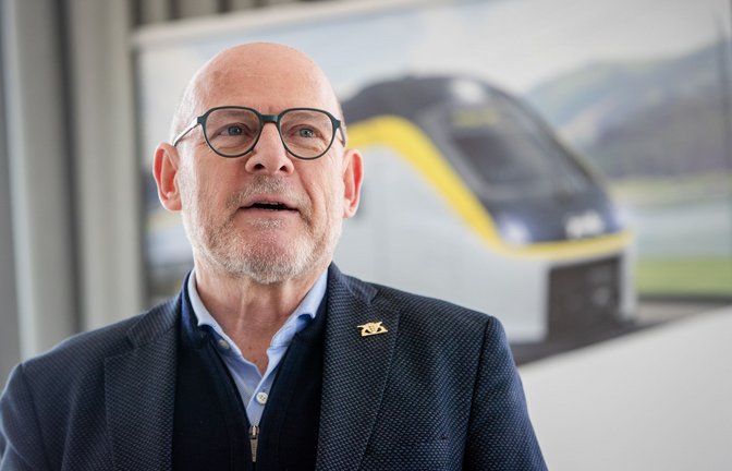 Winfried Hermann sieht beim Schienenverkehr im Land noch viel Luft nach oben.<span class='image-autor'>Foto: Lichtgut/Christoph Schmidt</span>