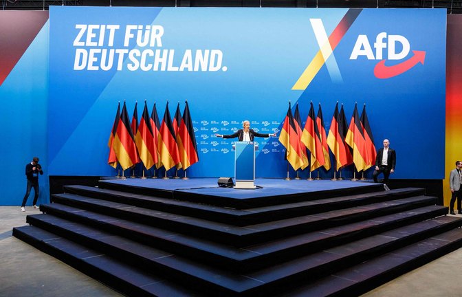 Szene des AfD-Parteitags<span class='image-autor'>Foto: AFP/JENS SCHLUETER</span>