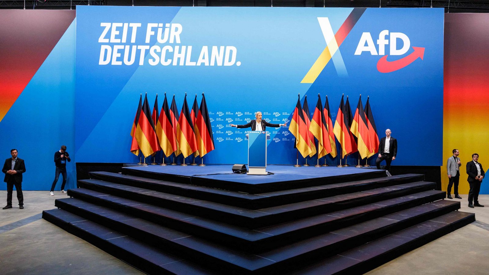 Szene des AfD-ParteitagsFoto: AFP/JENS SCHLUETER Szene des AfD-ParteitagsFoto: AFP/JENS SCHLUETER