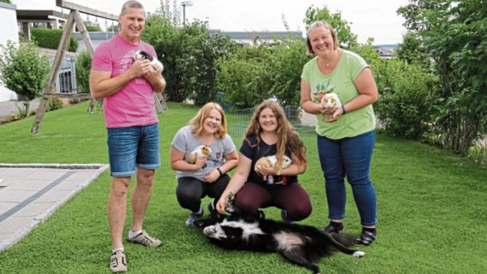 Andreas, Viktoria, Antonia und Esther Kaag mit ihren Vierbeinern. Foto: Rücker Andreas, Viktoria, Antonia und Esther Kaag mit ihren Vierbeinern. Foto: Rücker
