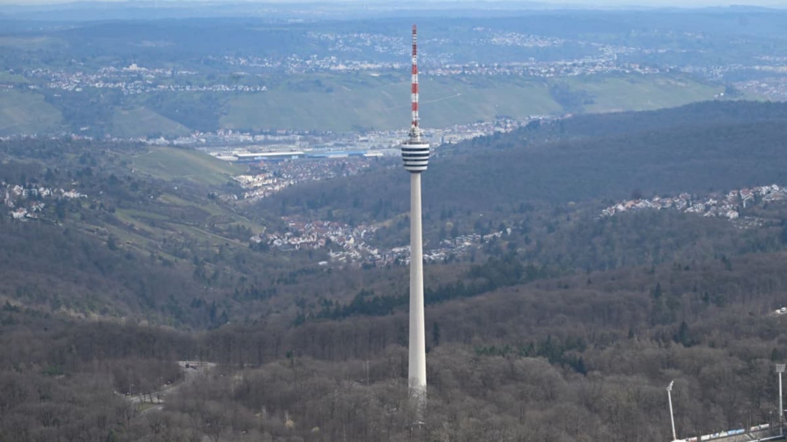 Der Stuttgarter Fernsehturm wird 70. Und kommt aus dem Feiern nicht mehr raus.dpa Der Stuttgarter Fernsehturm wird 70. Und kommt aus dem Feiern nicht mehr raus.dpa