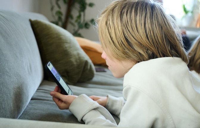 Ursula von der Leyen hat sich für ein Social Media-Verbot für Kinder unter 13 Jahren ausgesprochen.<span class='image-autor'>Annette Riedl/dpa</span>