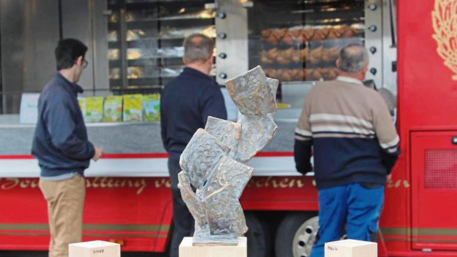 Ob die Skulptur an den Ort des Hähnchenstands kommt, wird noch entschieden. Foto: Thaler
