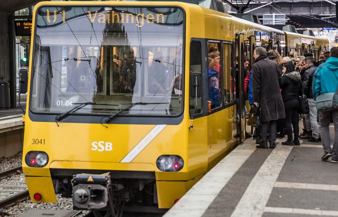 Ab Montag müssen die Fahrgäste am Wilhelmsplatz in Bad Cannstatt zwischen Bus und Stadtbahn umsteigen.<span class='image-autor'>Foto: Lg/Julian Rettig</span>