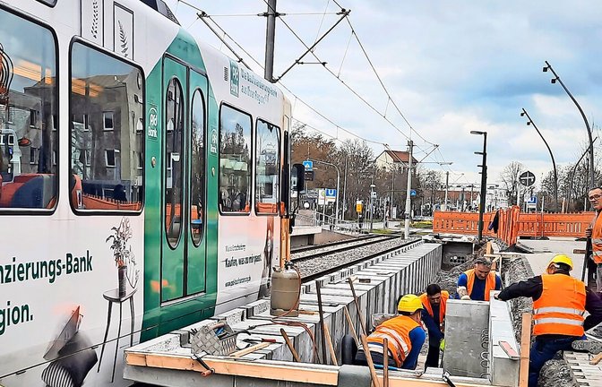 Für die Stadtbahnlinie U1 werden die Bahnsteige verlängert. Nach den Sommerferien wollen die SSB die letzten drei Haltestellen auf der Strecke ausbauen.<span class='image-autor'>Foto: Herrmann</span>
