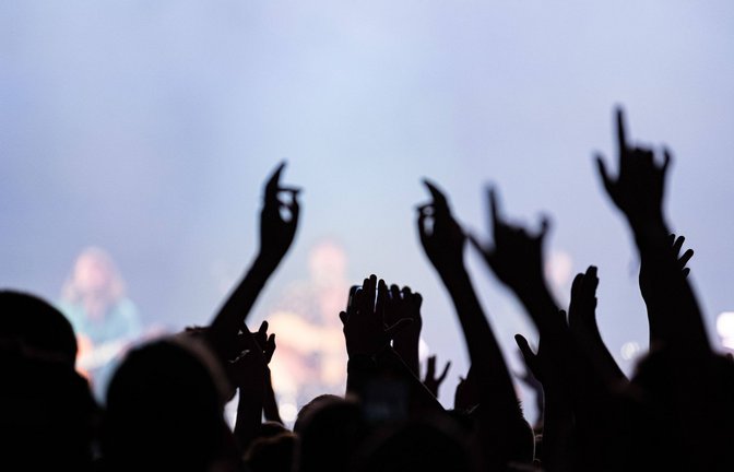 Rechtsrock-Konzerte haben meist ein kleines, verschworenes Publikum.<span class='image-autor'>Foto: IMAGO/Fotostand/IMAGO/Fotostand / Voelker</span>