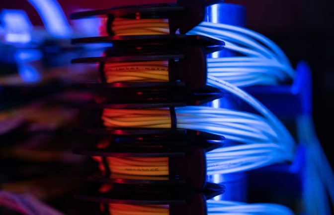 Aus Sicht von Bitkom-Präsident Ralf Wintergerst muss sich Deutschland aus einseitigen Abhängigkeiten lösen, auch bei digitaler Infrastruktur. (Symbolbild).<span class='image-autor'>Foto: Sebastian Gollnow/dpa</span>