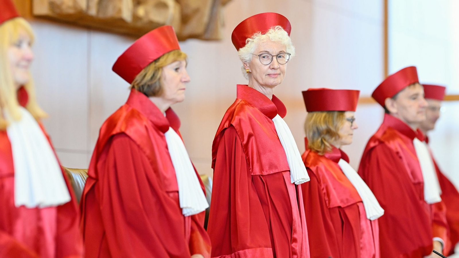 Der zweite Senat des Bundesverfassungsgerichts in Karlsruhe (Archivbild)Foto: dpa/Uwe Anspach