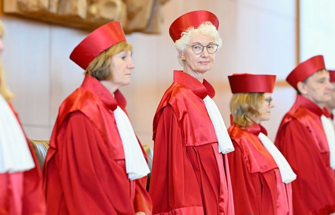Der zweite Senat des Bundesverfassungsgerichts in Karlsruhe (Archivbild)<span class='image-autor'>Foto: dpa/Uwe Anspach</span>