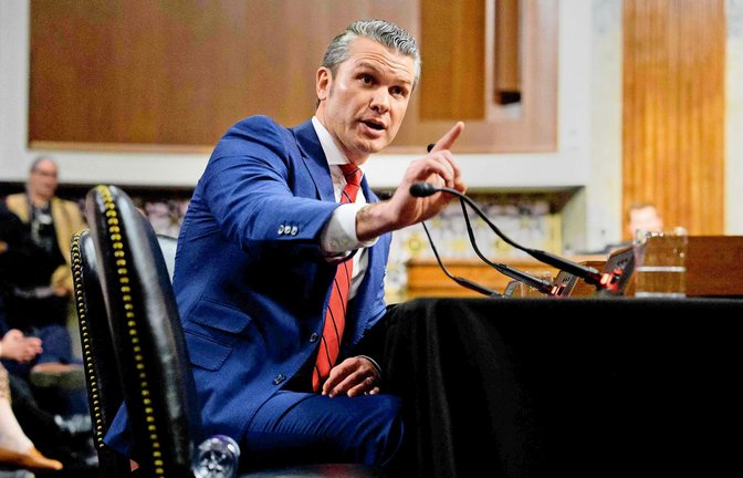 Durfte von Liegestützen statt von Genfer Konventionen erzählen: Der frühere TV-Moderator Pete Hegseth bei der Anhörung im US-Senat.<span class='image-autor'>Foto: AFP/Andrew Harnik</span>