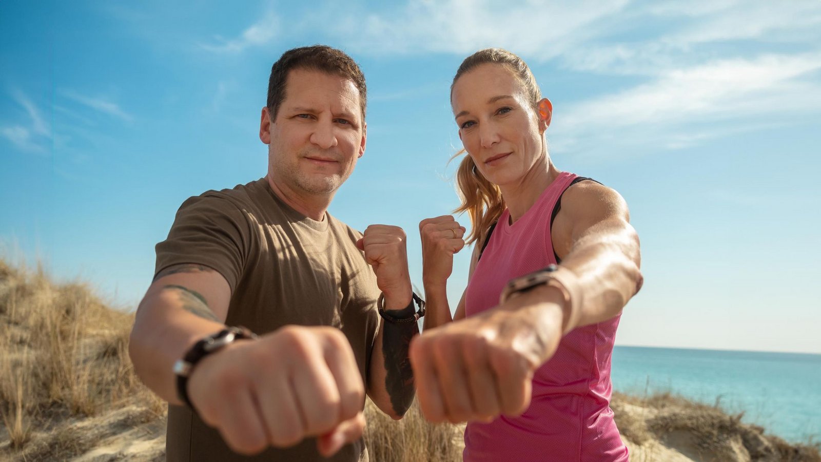 Die Coaches in diesem Jahr: Die beiden ehemaligen Kickbox-Weltmeister Ramin Abtin und Dr. Christine Theiss.Foto: © Seven.One / Julian Essink/Julian Essink