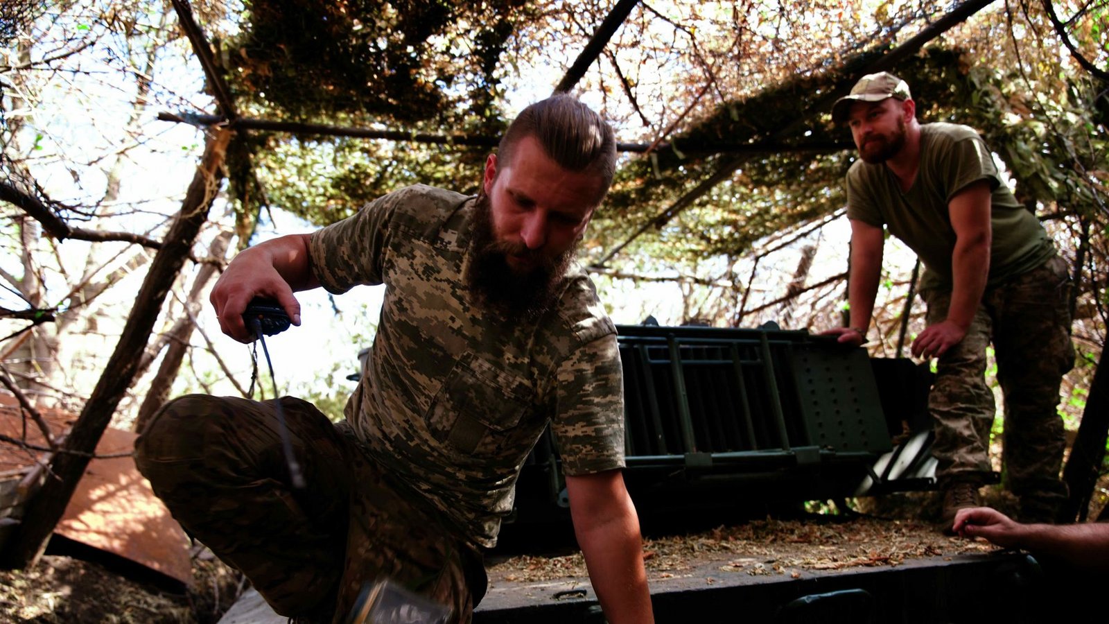 Panzerhaubitzen-Kommandant YuriyFoto: Till Mayer Panzerhaubitzen-Kommandant YuriyFoto: Till Mayer