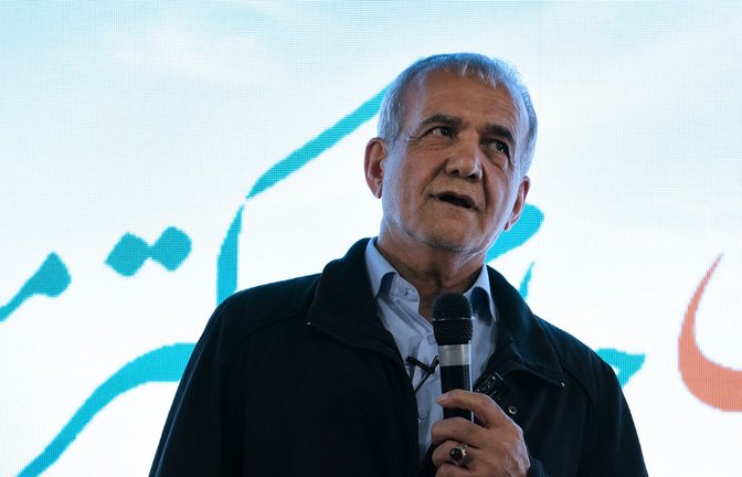 Massud Peseschkian ist ein moderater Kandidat für die iranische Präsidentschaftswahl.<span class='image-autor'>Foto: dpa/Vahid Salemi</span>