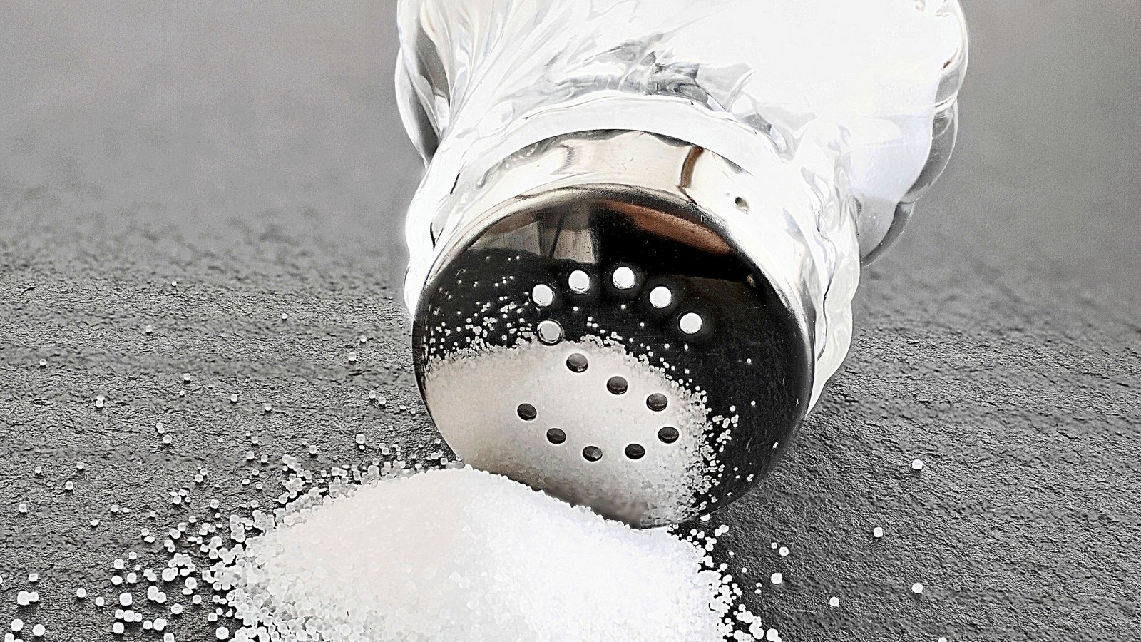 Zu viel Salz ist ungesund.Foto: stock.adobe.com/Reinhard Sester Zu viel Salz ist ungesund.Foto: stock.adobe.com/Reinhard Sester
