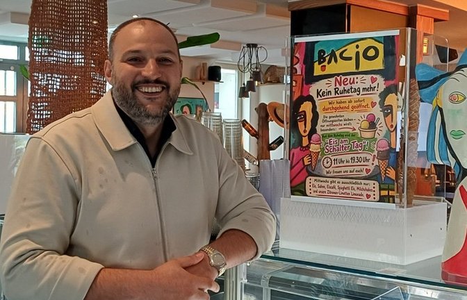 Betreiber Francesco Bianco hört zum Jahresende im Eiscafé Bacio auf.
