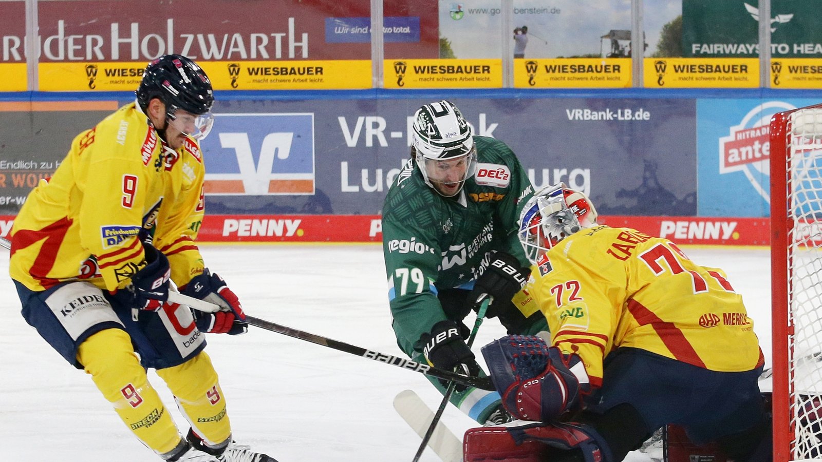 Torhüter David Zabolotny (rechts) kommt vom EHC Freiburg ins Ellental. Foto: Baumann Torhüter David Zabolotny (rechts) kommt vom EHC Freiburg ins Ellental. Foto: Baumann