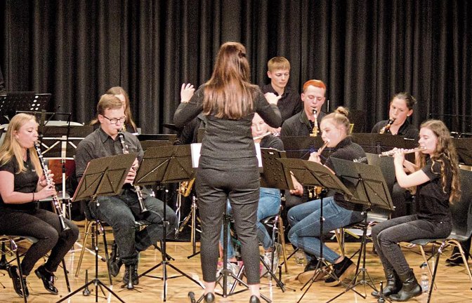 Das Jugendorchester des Musikvereins Eberdingen unter der Leitung von Nicole Lukauer. Fotos: Friedrich