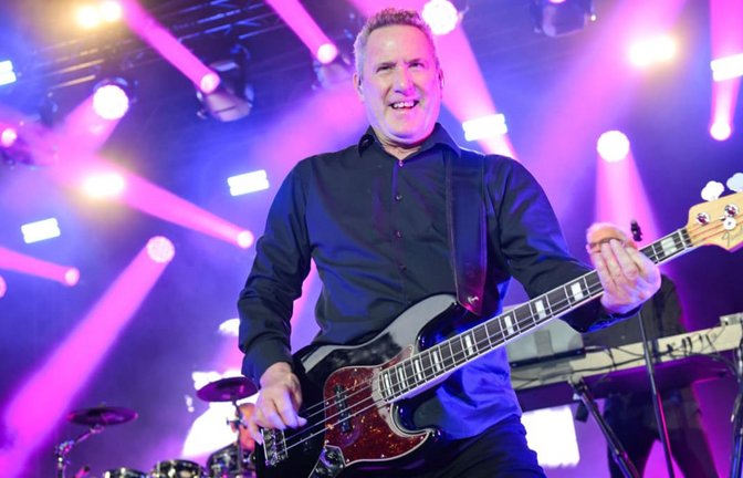 Mächtiger Bass: Andy McCluskey von OMD auf der Freilichtbühne Killesberg<span class='image-autor'>Max Kovalenko</span>