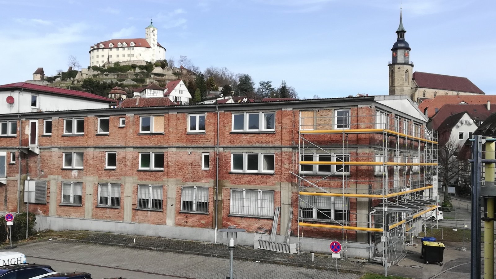 Der Abschied naht. Das ehemalige Fabrikgebäude der Firma Enßle in den Vaihinger Köpfwiesen wird in den nächsten Monaten abgerissen.  Foto: Arning