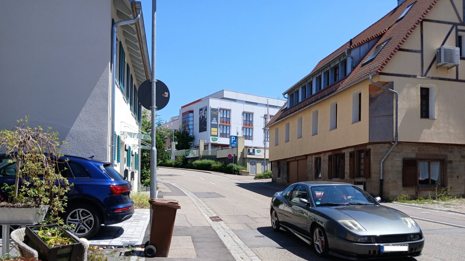 Heute (8. Juni) sollen die Bauarbeiten in der Vaihinger Gerberstraße beginnen. Unter der Straße liegt ein Regenüberlaufbecken, das saniert werden muss. Der Verkehr wird einspurig in Richtung Enz an der Baustelle vorbeigeleitet. Der Gegenverkehr muss eine andere Route nehmen. Foto: Müller Heute (8. Juni) sollen die Bauarbeiten in der Vaihinger Gerberstraße beginnen. Unter der Straße liegt ein Regenüberlaufbecken, das saniert werden muss. Der Verkehr wird einspurig in Richtung Enz an der Baustelle vorbeigeleitet. Der Gegenverkehr muss eine andere Route nehmen. Foto: Müller