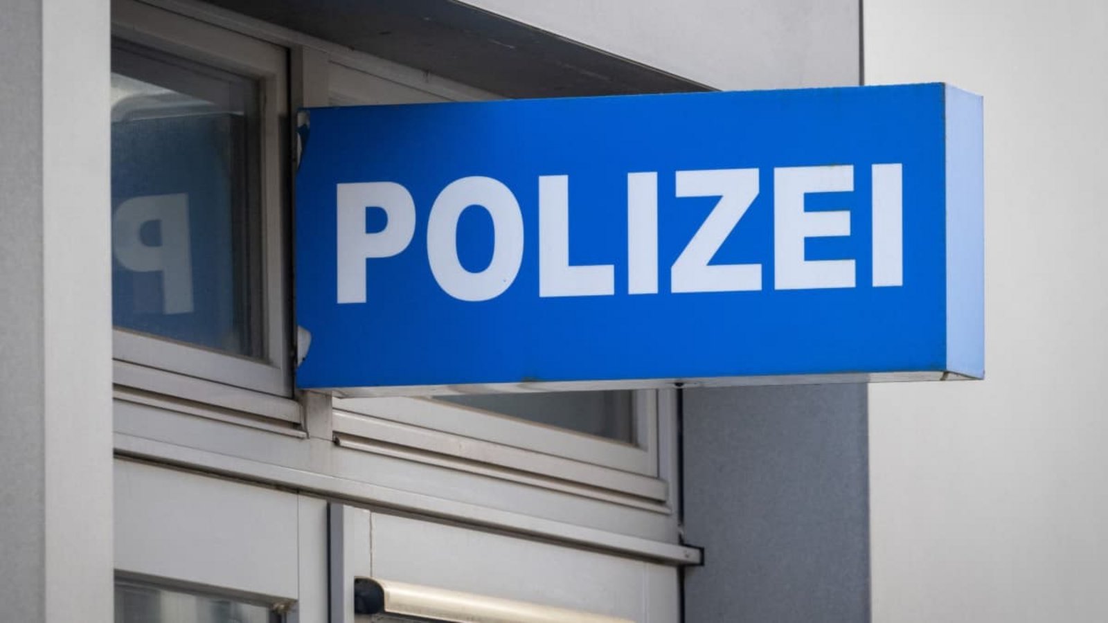 Die Polizei in Aalen sucht nach einem Jugendlichen, der seit dem 27. Juni in Aalen vermisst wird (Symbolbild).Soeren Stache/dpa Die Polizei in Aalen sucht nach einem Jugendlichen, der seit dem 27. Juni in Aalen vermisst wird (Symbolbild).Soeren Stache/dpa