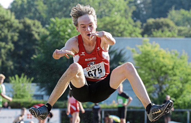 Jonas Winkeler flog beim Weitsprung der U 20 bei der WM der Behinderten so weit wie kein anderer. Foto: Archiv/Baumann