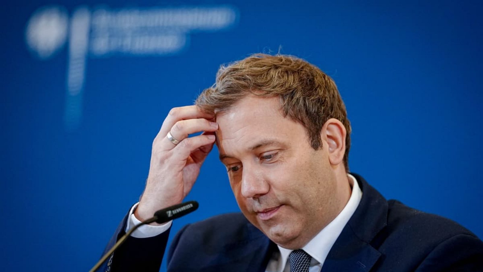 Woher soll das Geld kommen? Lars Klingbeil (SPD), Bundesminister der Finanzen, braucht Einnahmen für seinen Haushalt 2027.Kay Nietfeld/dpa