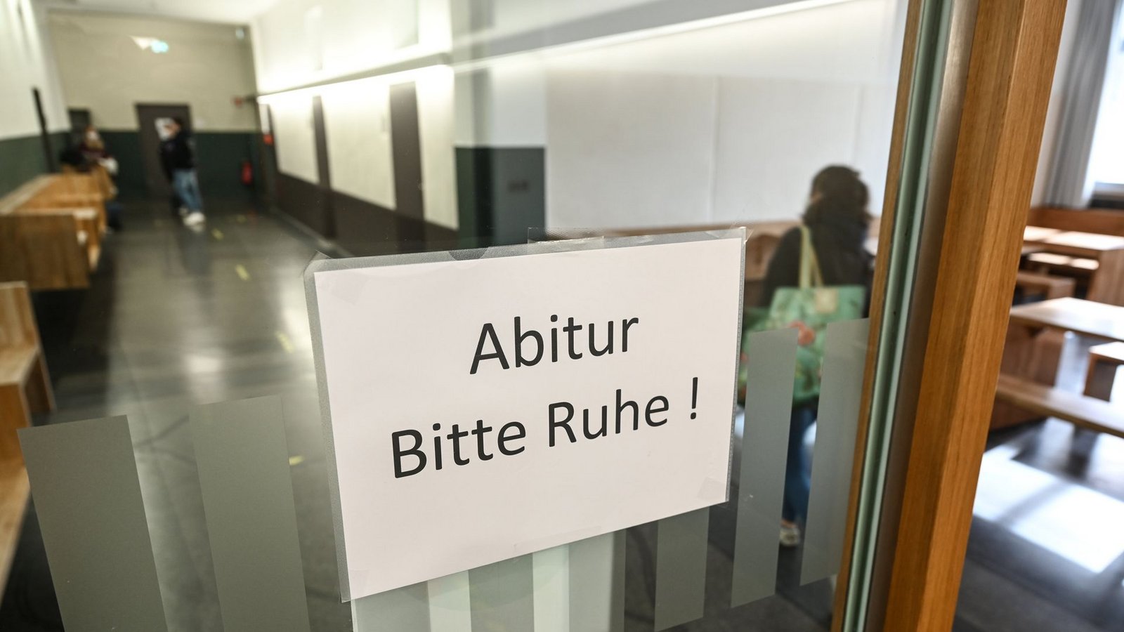 Ruhe reinbringen in den Streit um den richtigen Weg zum Abitur – dabei sollen jetzt Zufallsbürger helfen.Foto: dpa/Felix Kästle