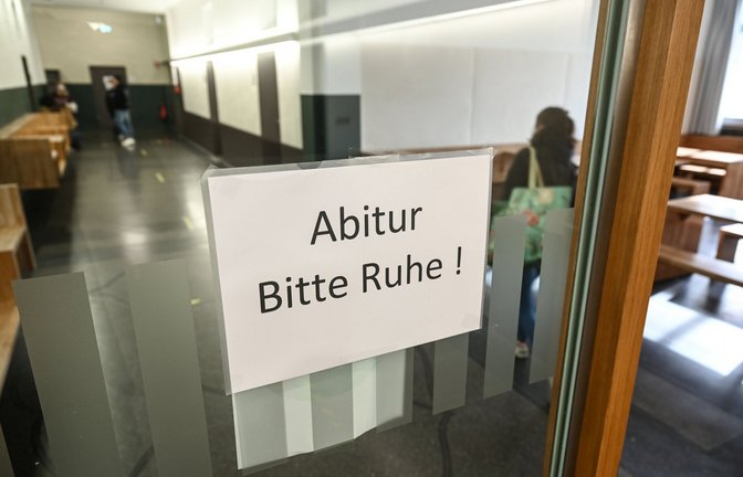 Ruhe reinbringen in den Streit um den richtigen Weg zum Abitur – dabei sollen jetzt Zufallsbürger helfen.<span class='image-autor'>Foto: dpa/Felix Kästle</span>