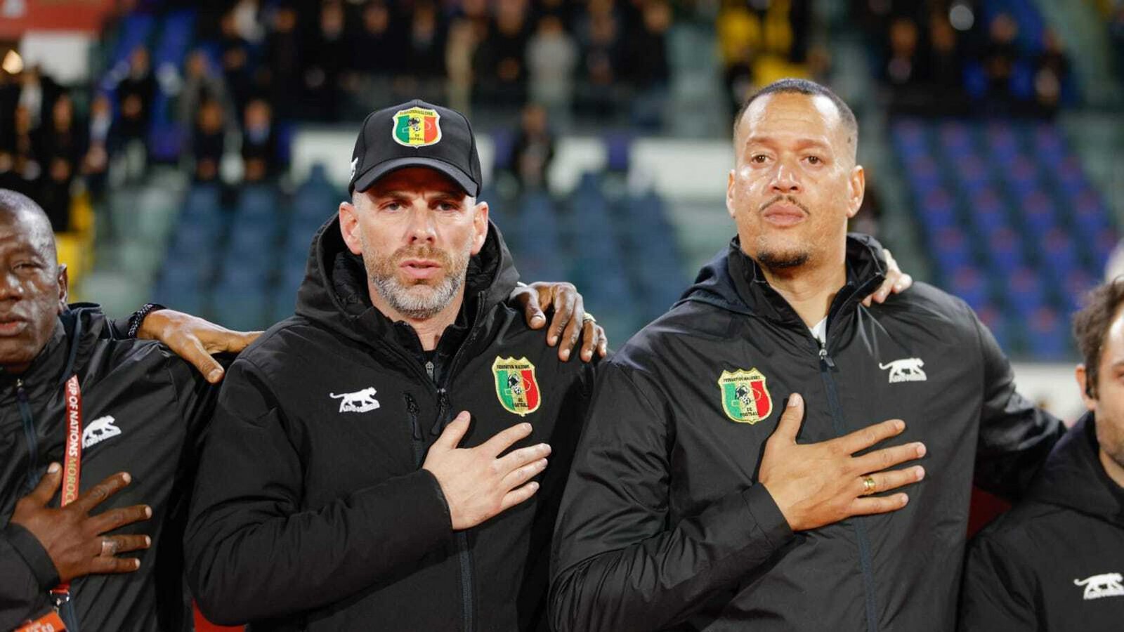 Mit Co-Trainer Grégory Verheyden für Mali beim Achtelfinale gegen Tunesien.Foto: privat Mit Co-Trainer Grégory Verheyden für Mali beim Achtelfinale gegen Tunesien.Foto: privat